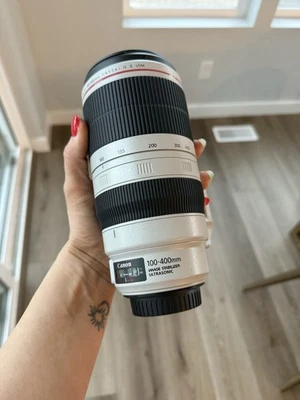 Canon EF 100-400mm f/4.5-5.6L Is II USM Lens with RRS Arca Swiss Foot White - Image 1 of 2