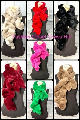 Bufanda de piel sintética con volantes suaves Foto 1 de 4