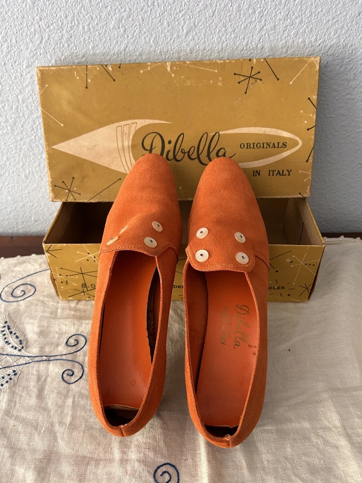 Vintage Shoes 50’s Tangerine Orange Suede Pump Low Heel Size 8N With Org. Box - Image 1 of 4