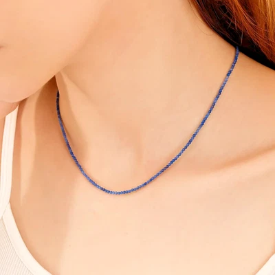 Delicado collar de mujer delicado con cuentas de sodalita de 2 mm piedras preciosas azules Foto 1 de 4