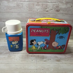 Fiambrera vintage de metal Peanuts con termo 1973 envío gratuito - Imagen 1 de 17
