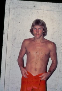MAN MODEL-UN KNOWN STUDIO-- ORIG 35MM COLOR SLIDE TRANSPARENCY- - Picture 1 of 2