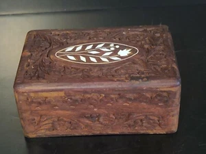 VINTAGE WOOD HINGED LID BOX ETCHED TOP TRINKET JEWELRY 6 X 4 X 2-1/2" - Picture 1 of 12