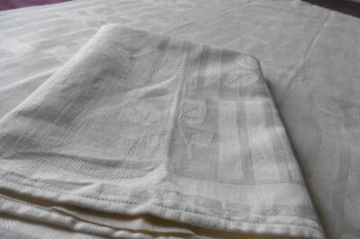 2 beaux et très grands torchons en DAMASSé hyper lumineux - Photo 1/4