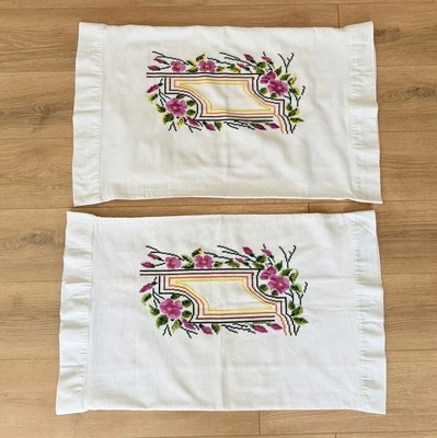 VTG Mexican Pillowcases Embroidered Linen Pillow Covers Floral Frida Kahlo Style - Image 1 of 4