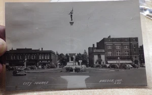 VTG B&W REAL PHOTO POSTCARD 1940'S CITY SQUARE ANGOLA INDIANA - Picture 1 of 2