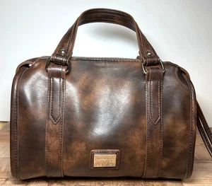 Madden NYC Umhängetasche braun Kunstleder mit Reißverschluss & zwei Henkeln - Bild 1 von 14