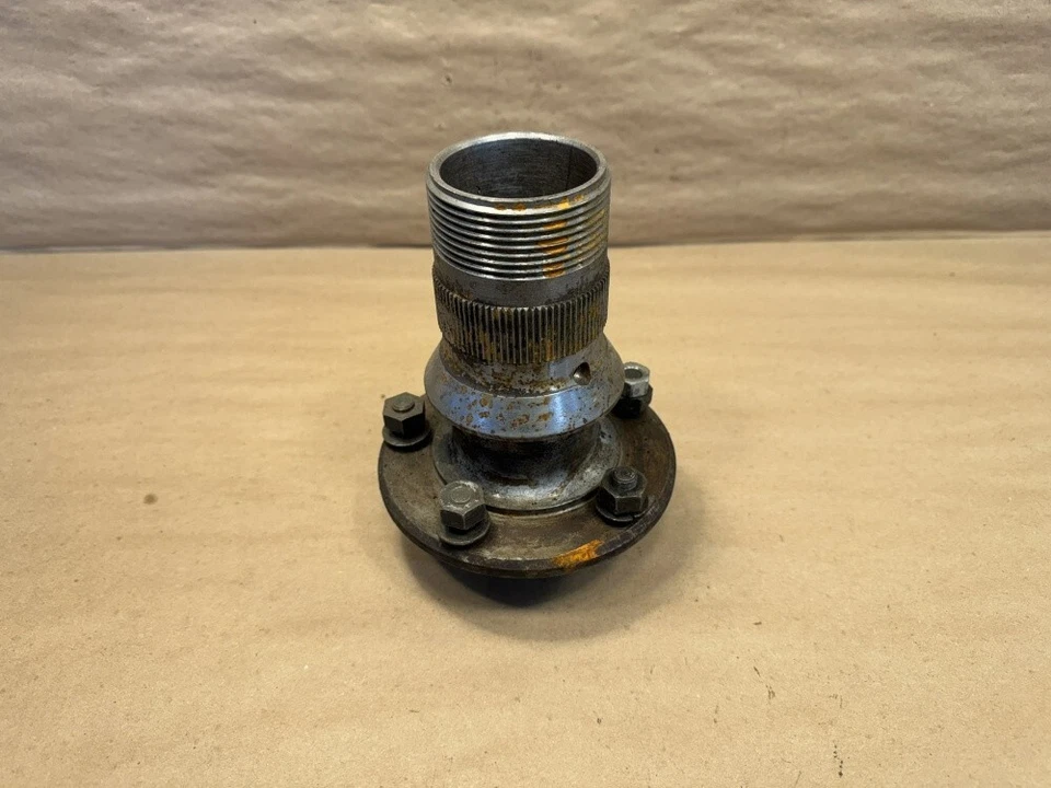 Jaguar XK120 XK140 шлицевая ступица передняя правая правая от оригинального производителя C6020 - Изображение 1 из 4