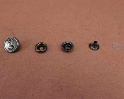 1999-2006 Harley Davidson Road King FLHRI MISC Пресс Гвоздики Стальные Защелкивающиеся Крепежи - Изображение 1 из 4