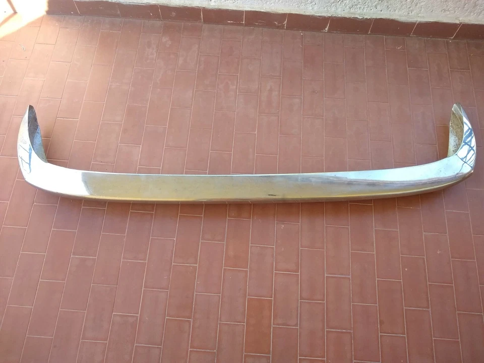 兰西亚 2000 轿车 (Tipo 820) 二手后保险杠 (1971 - 1975) — 第 1/4 张图片