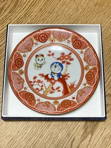 Doraemon Kutani Ware Plato Pequeño Estilo Iidaya Hachirode 008148 HECHO EN JAPÓN - Imagen 1 de 6