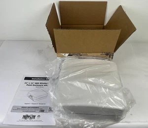 Caja de montaje en superficie de bloqueo de gabinete de punto de acceso inalámbrico Tripp Lite EN1111 - Imagen 1 de 2