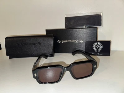 Gafas de sol estilo corazones cromados rectangulares marco negro marrón lente UV nuevas con estuche Foto 1 de 4