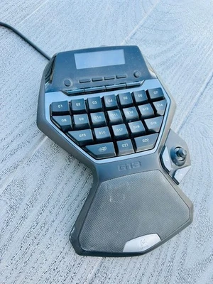 Logitech G13 Advanced Programmable Gameboard with LCD Display Black - Image 1 of 3