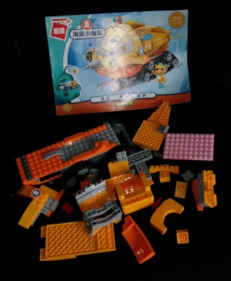 Vintage LEGO Fabuland 3704 Parts Vehicle w 12 tires 4 rubber treds SO19 - Image 1 of 2