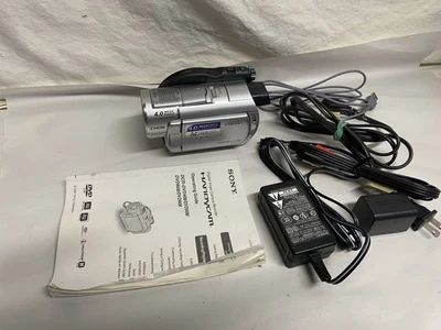 Sony DCR-DVD408 DVD Handycam Camcorder 40x Optical Zoom Bundle -TESTED- - Image 1 of 4