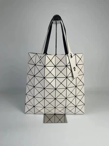 Borsa a tracolla BAOBAO ISSEY MIYAKE opaca bianco sporco prisma tote bag outlet nuova con etichette - Foto 1 di 6