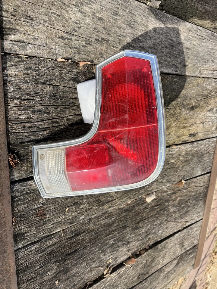 Luz trasera derecha Plymouth Cricket 1974 1975 OEM 74 75 Foto 1 de 4