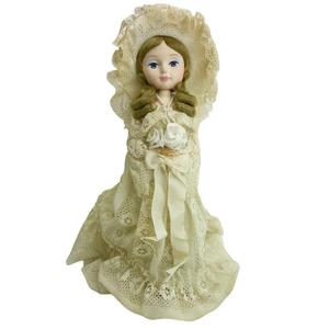 Vintage koreanische Puppe 13" Spitzenkleid, Hut & Perlen blonde Haare - Bild 1 von 8