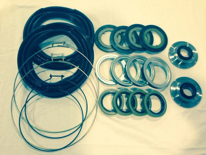 Kit de bota y sello Rockwell 2,5 toneladas 20 piezas negro M35 M109 militar Mud Crawler 4x4 Foto 1 de 1