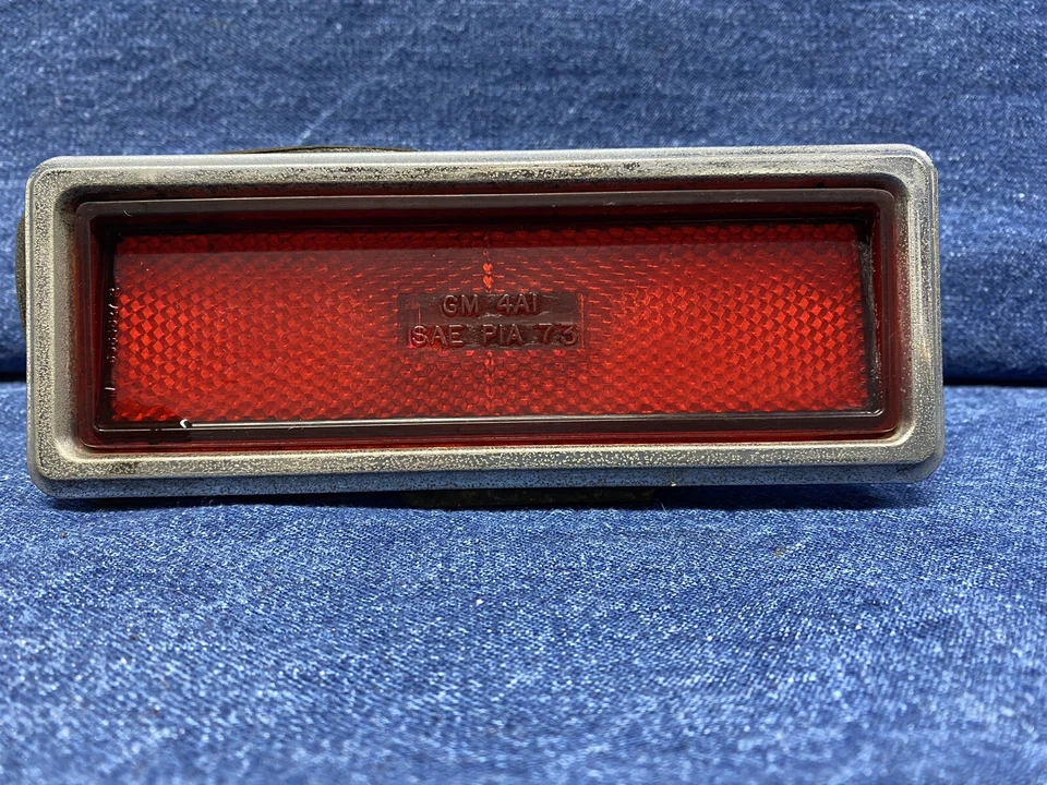 1973-1976 Buick Century левый задний 1/4 панель крыла боковой габаритный фонарь 59674391 - Изображение 1 из 4