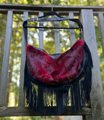 БАХРОМА СУМОЧКИ РЕАЛЬНЫЙ МЕХ ЧЕРЕЗ ПЛЕЧО 100% КОЖИ, РЕГУЛИРУЕМЫЙ РЕМЕНЬ ЧЕРНЫЙ + ТЕМНО-КРАСНЫЙ - Изображение 1 из 4
