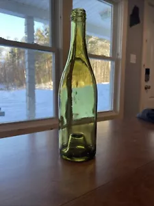 Antique Green Yellow Wine Bottle Heavy Glass Kick-Up Base - Picture 1 of 8