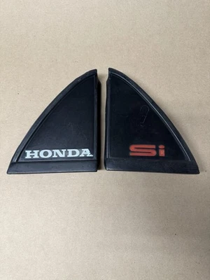 Acabamento de escotilha traseira 88-91 Honda CRX - Imagem 1 de 4