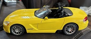 Maßstab 1:18 2001 Dodge Viper SRT-10 ROADSTER ERTL gelb DIECAST - Bild 1 von 6