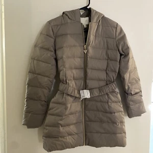 Guess Kids Girl’s Hoodie Puffer Coat Size XL Beige W Gold Orig. $92 - Picture 1 of 8
