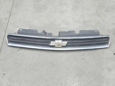 Conjunto de rejilla de parachoques superior Chevy Impala 2006-2011 con emblema OEM 10333709 Foto 1 de 4