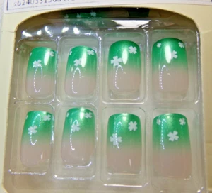 Do-it-Yourself Nails  Irish Green Lucky Clover St. Patricks' Day glue on Medium - Picture 1 of 3