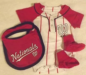JUEGO DE BABERO Y BOTAS WASHINGTON NATIONALS TALLA 6-9M WASHINGTON NATIONALS NUEVO CON ETIQUETAS - Imagen 1 de 1