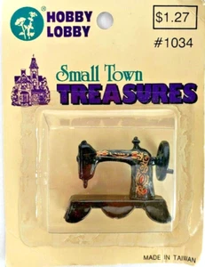 Hobby Lobby Piccola Città Tesori Casa delle Bambole Miniatura Macchina da Cucire #1034 - Foto 1 di 3