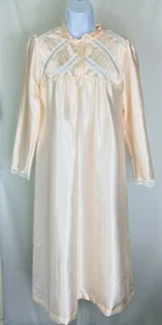 Barbizon Vintage Peach Crochet Lace Quarter Button Nightgown Women’s Size Small - Picture 1 of 7