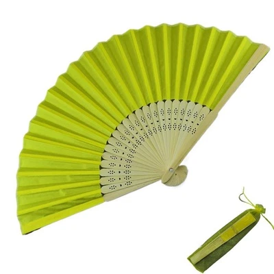 Elegante abanico de mano de seda plegable blanco grabado personalizado. G2Y8 Foto 1 de 4