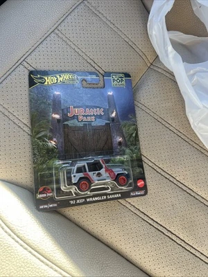 Mattel - Hot Wheels Premium Jurassic Park '92 Jeep Wrangler Sah - Image 1 of 2