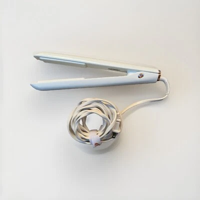 T3 SinglePass StlyePlus 1 inch Algorithmic Straightening And Styling Iron Used - Image 1 of 2