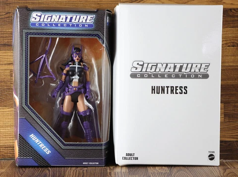 2013 DC Universe Signature Collection HUNTRESS Action Figure Cover