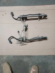 1990 V8-4.5L Cadillac Deville GM Fuel Rail Asy w/Harness & INJECTORS OEM - Picture 1 of 19