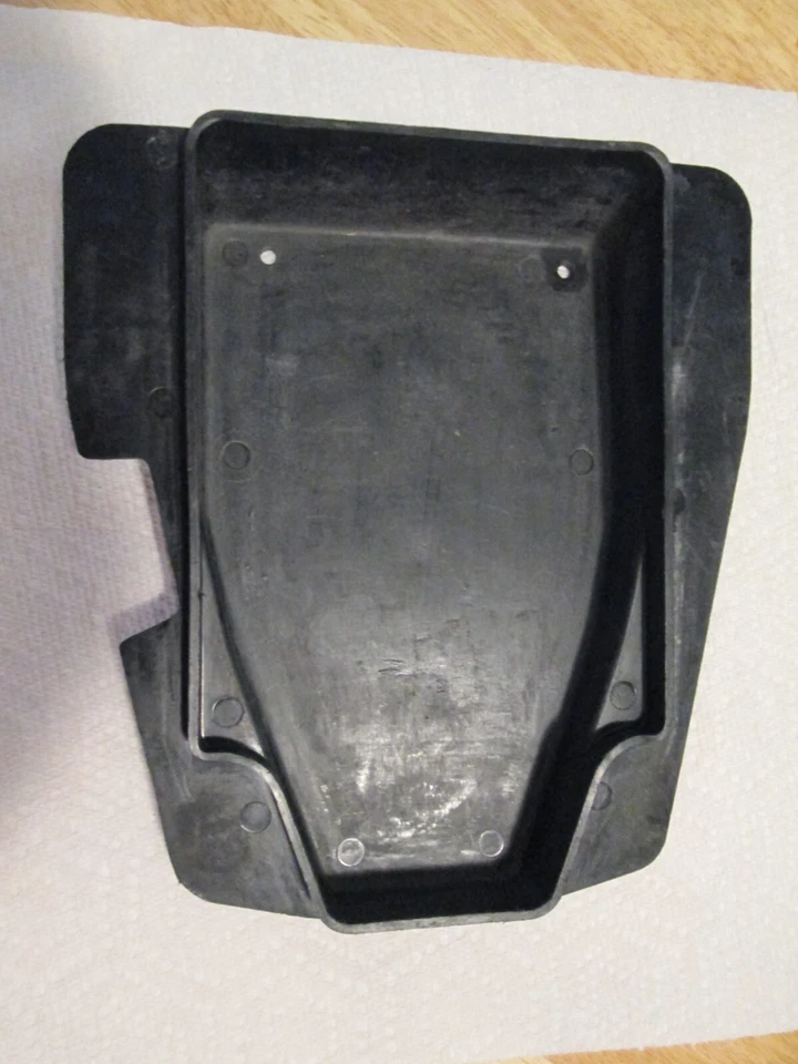 Honda MT250 Elsinore Tool Box Bottom BTM 1974 1975 1976 Foto 1 de 2