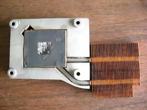 INTEL PIII Celeron & AMD COOLING HEATSINK SHIELD FUJITSU LIFEBOOK R3G7990101002 - Picture 1 of 2