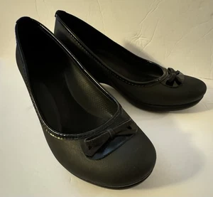 Crocs Lydia Wedge Heel Dress Shoes Black Women's Size 9W with Bows EUC - Picture 1 of 14