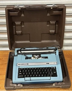 Vintage 1980’s Blue Smith Corona S301 Electric Typewriter - Working, Props Retro - Picture 1 of 9