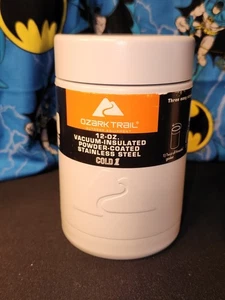 Enfriador de latas de acero inoxidable con doble aislamiento al vacío Ozark Trail 12 oz BLANCO - Imagen 1 de 10