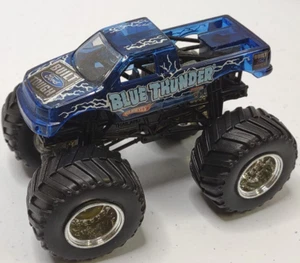 Camión Ford Monster Jam Blue Thunder fundido a presión 1:64 Ford resistente construido Hot Wheels - Imagen 1 de 13
