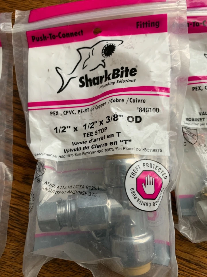 SHARKBITE PLUMBING SOLUTIONS TEE STOP 1/2 x 1/2 x 3/8 en bolsa Foto 1 de 1
