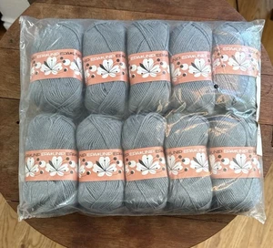 Yarn NEW Sealed 10 Balls Pure New Wool EPA UNIP  Made in Switzerland Newag GRAY - Picture 1 of 8
