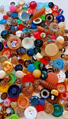 Lg Lot Vintage Variety of Buttons 160Pc Fun to pick Lot A - Image 1 of 4