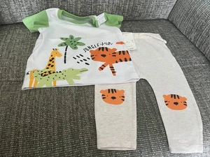 Top e fondo divertente Matalan ragazzo giungla tigre coccodrillo giraffa 6-9 mesi nuovo - Foto 1 di 2
